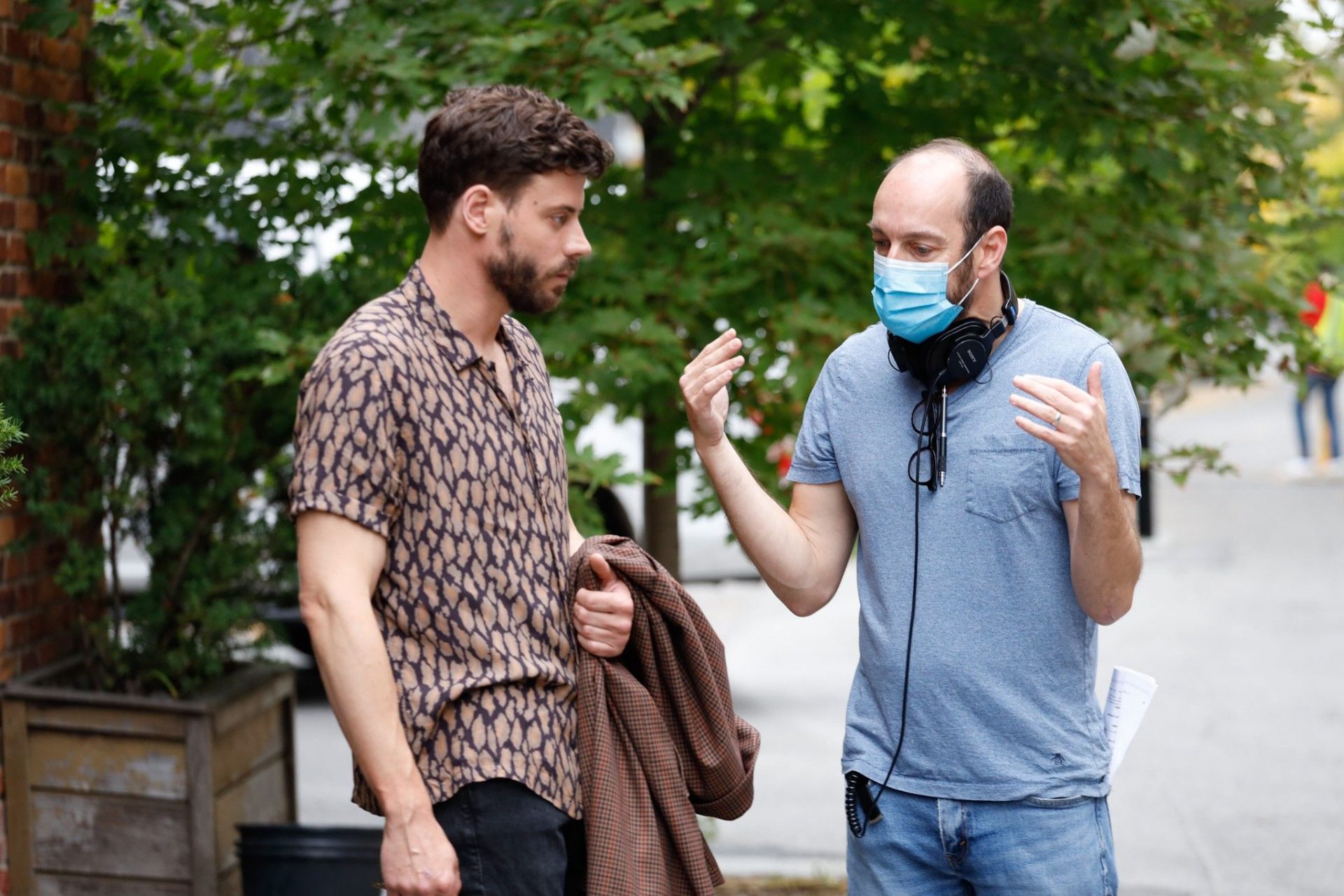 Voyez les premières images du film AU REVOIR LE BONHEUR écrit et