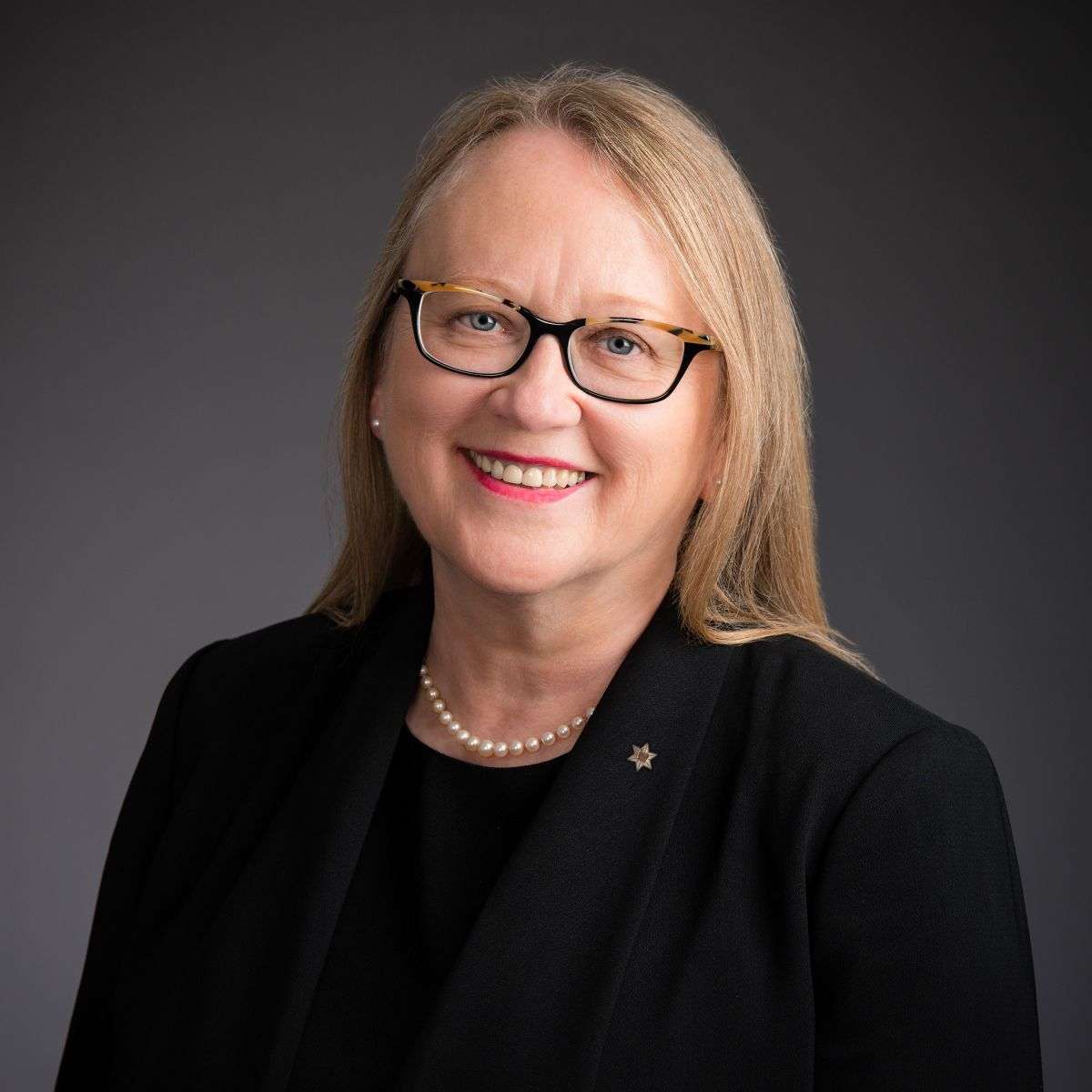 Valerie Creighton, présidente et chef de la direction du FMC, investie de l’Ordre du Canada