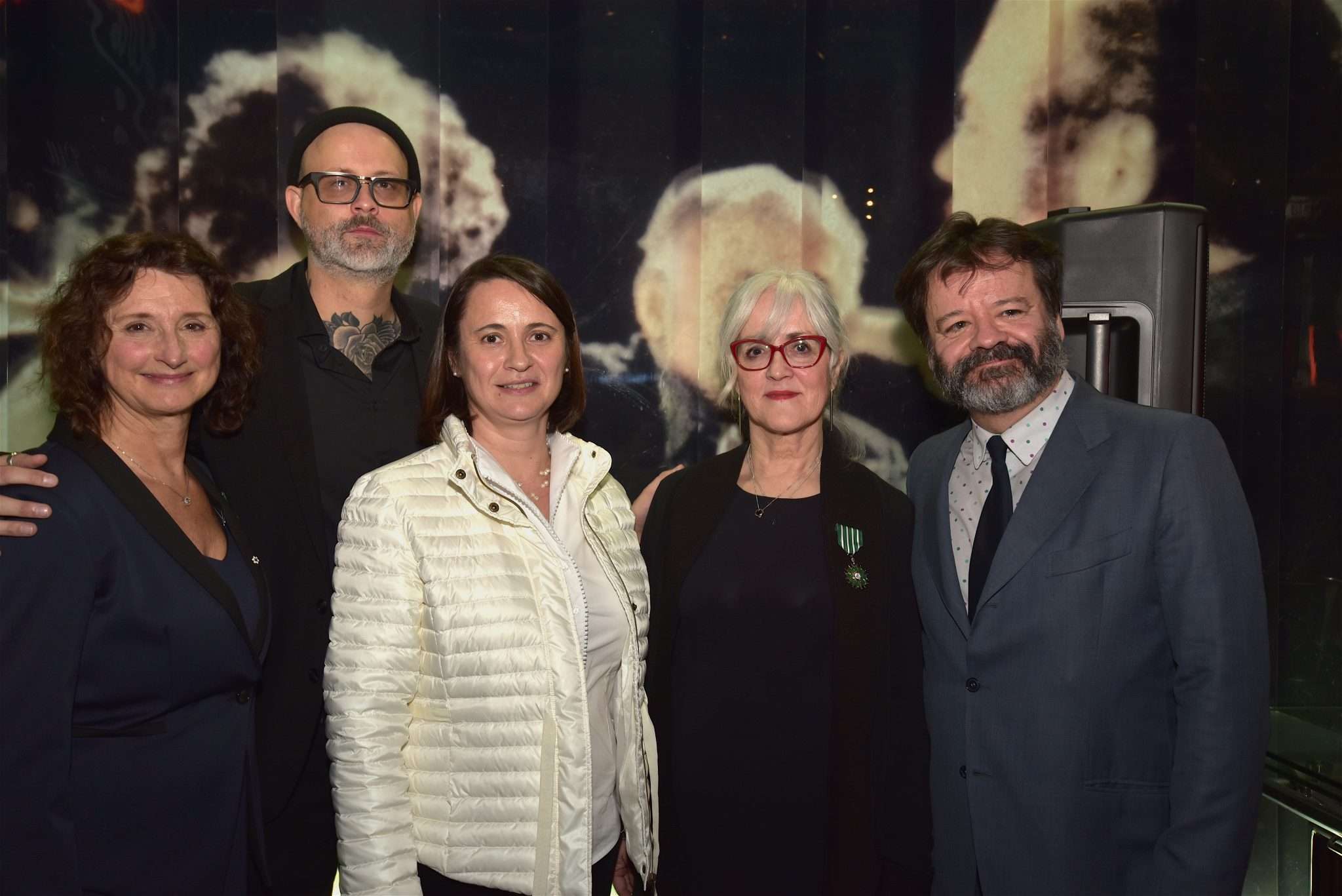 Carolle Brabant reçoit la distinction de chevalier de l’ordre des Arts et des Lettres