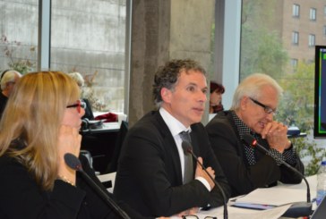 Le milieu culturel à la Commission d'examen sur la fiscalité québécoise, hier à Montréal.