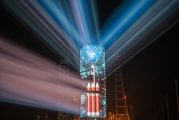 Un québécois produit une projection sur une fusée au Cap Canaveral