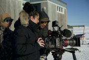Kim O'Bomsawin poursuit le tournage de la série Laissez-nous raconter au Nunavik