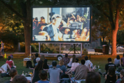 Cinéma sous les étoiles est de retour cet été dans les parcs montréalais!