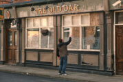 Ken Loach signe le film THE OLD OAK : NOTRE PUB, au cinéma le 12 avril 2024